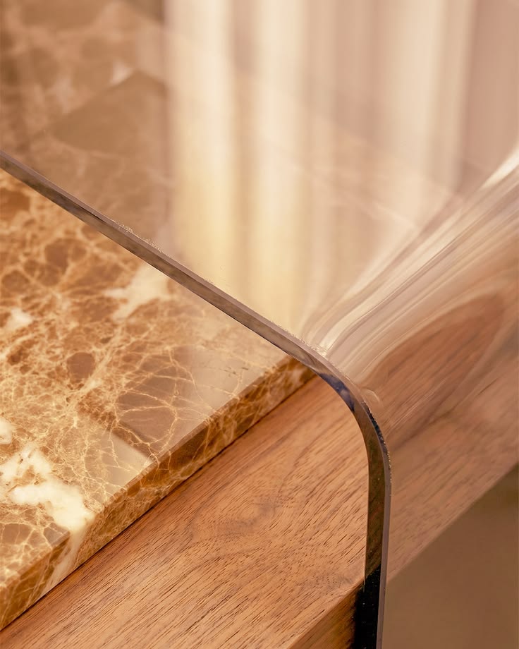 Minosé Lucentra Bedside Table