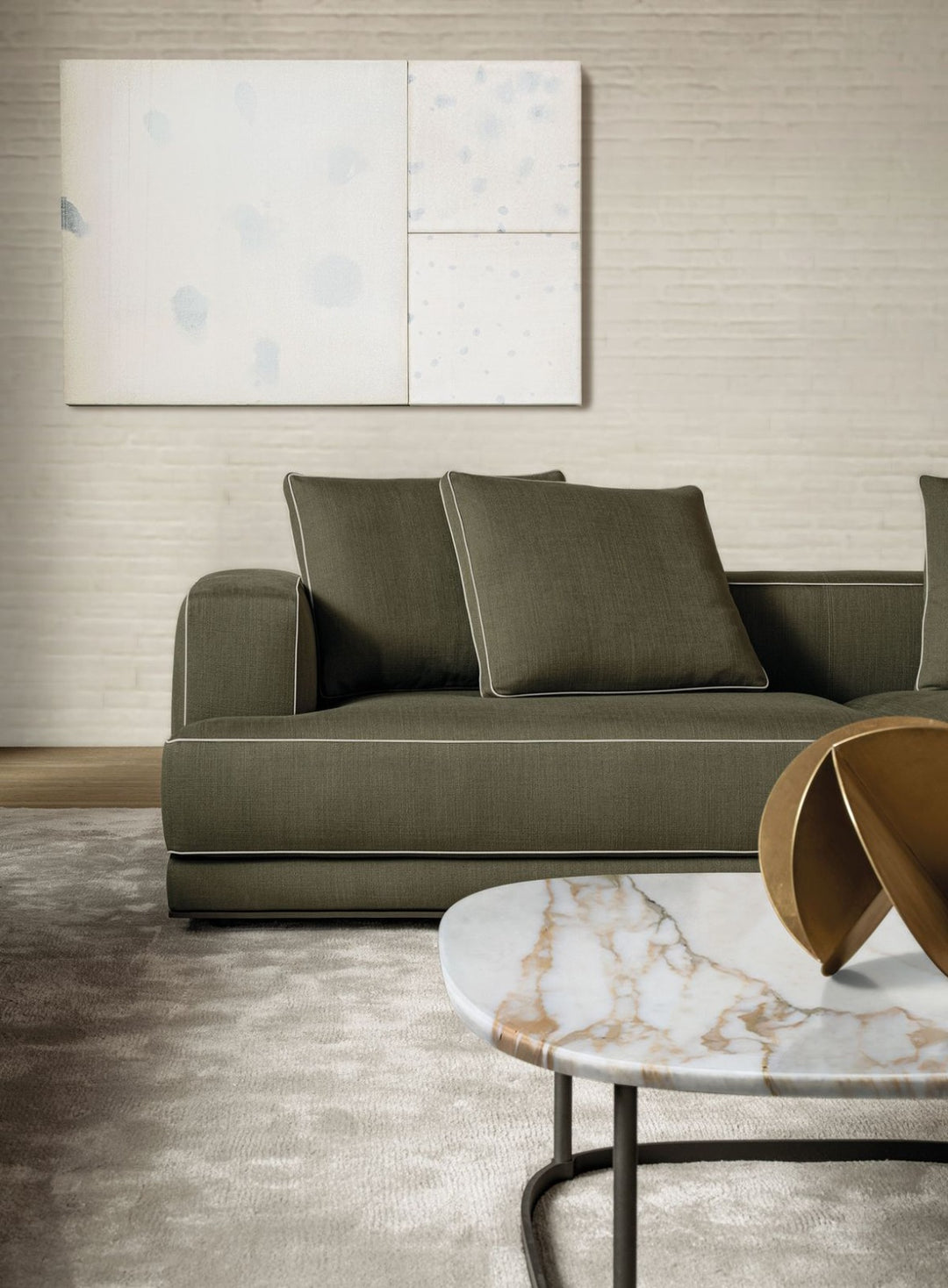 Filetto — Contrast-Piped Luxury Sofa
