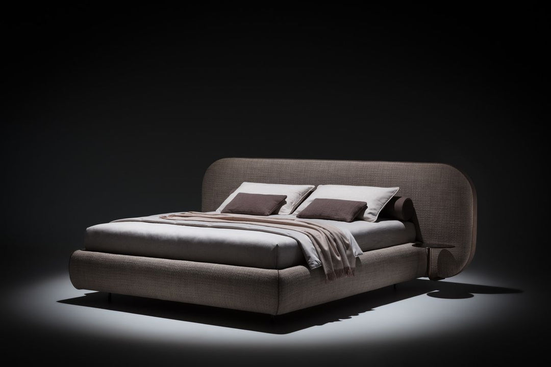 Minosé B-Curve Upholstered Bed