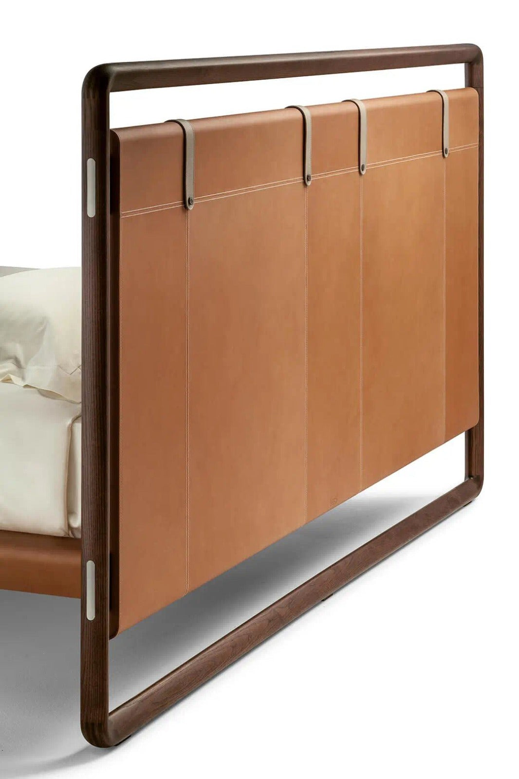 Minosé Atelier Leather Bed