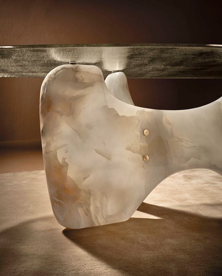 Minosé Aureon Onyx Dining Table