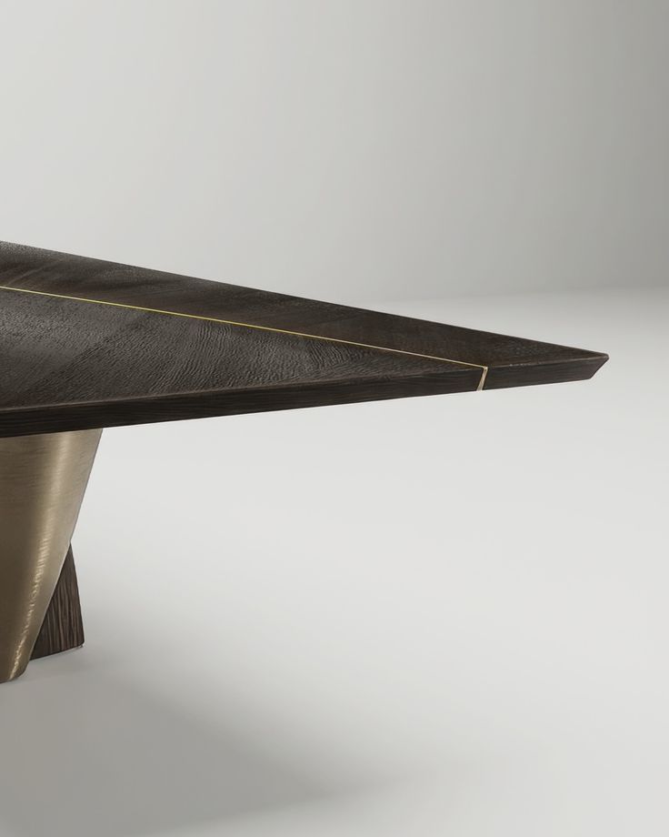 Minosé Axis Noir Dining Table