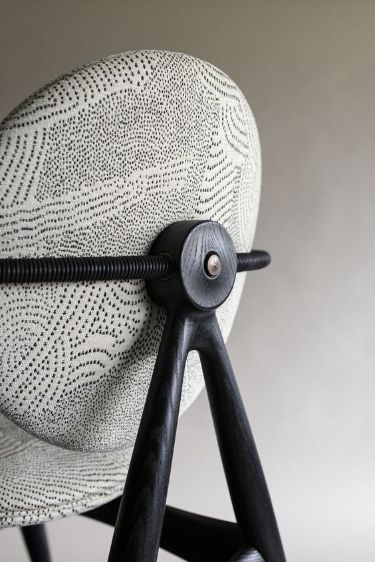 Minosé Orbitra Accent Chair