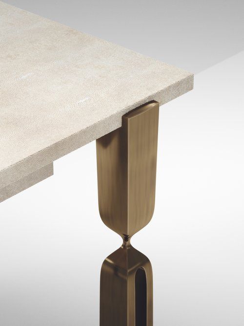 Minosé hourglass sculpt console